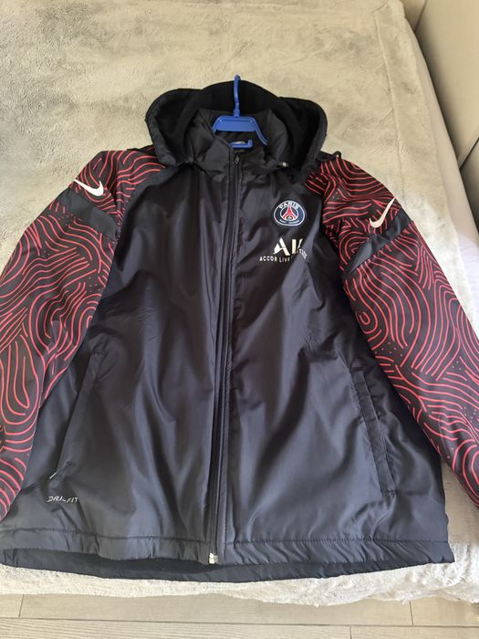 Спортно Яке Nike