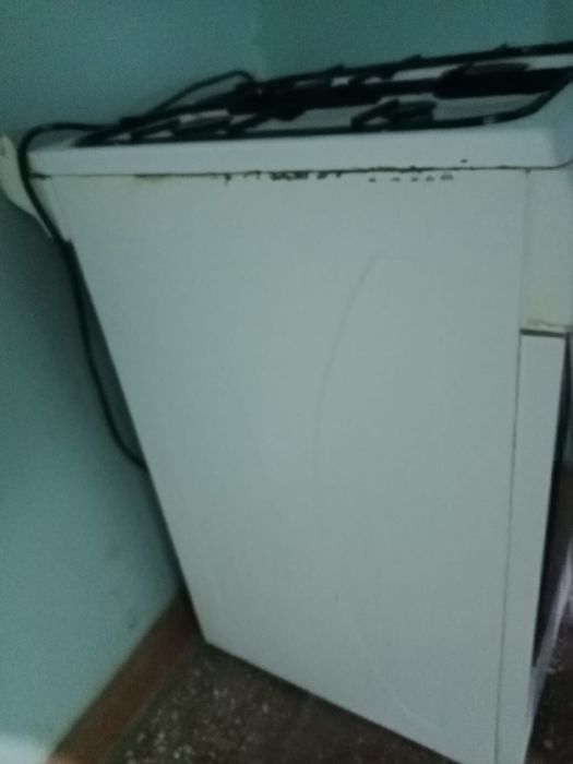 Продам газовую плиту