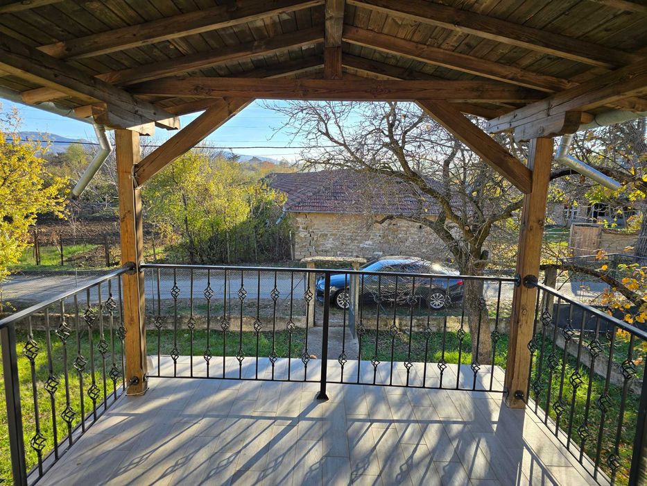 Продава се Къща в с. Церова кория, Област Велико Търново - 250 кв.м за 1400 €/кв.м - Снимка #1