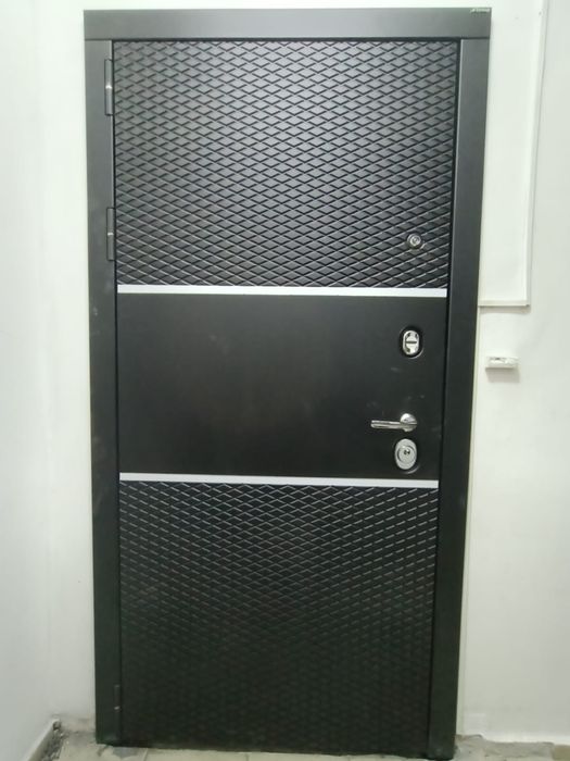 Входные, стальные двери со склада