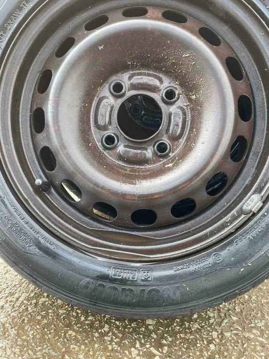 Гуми  с джанти и тазове летни 195/55/15