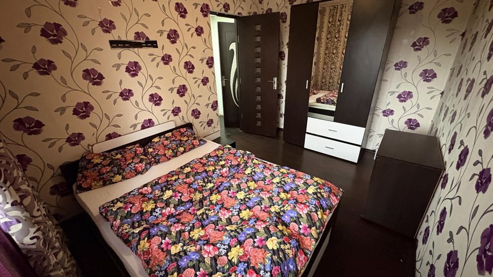 Vand Apartament 3 camere 2 balcoane Vizavi de piata Dacia