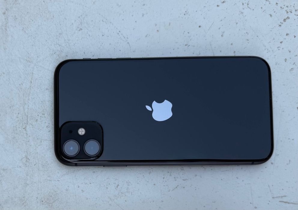 iphone 11 qora i
