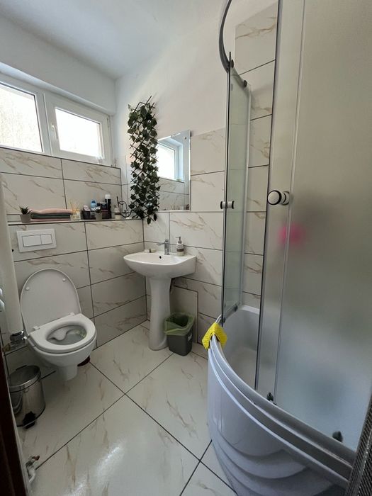 Ofer garsoniera decomandata