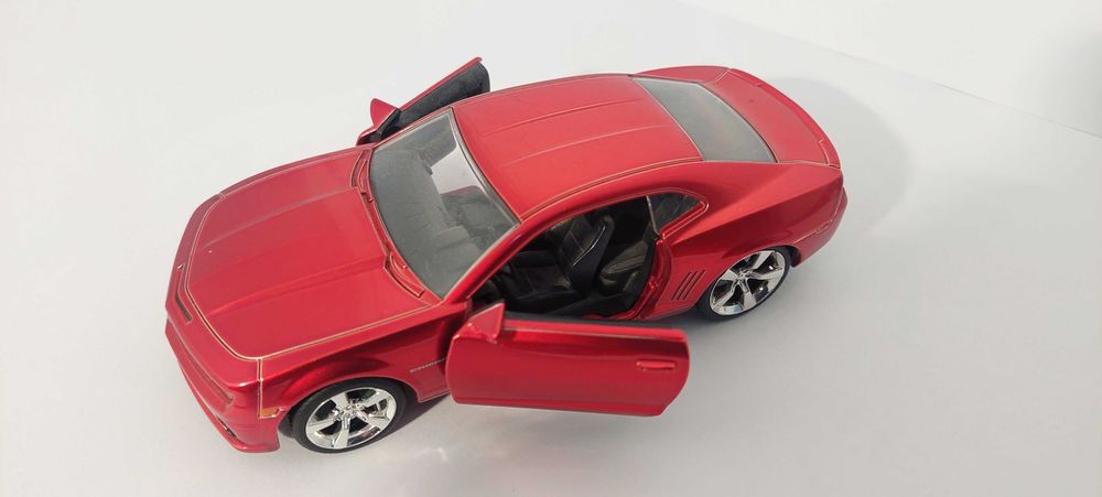 Macheta CHEVROLET CAMARO SS - JADA - Scala 1/32 - absolut noua !