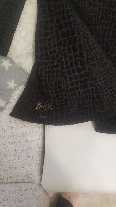 Palton ,marca Desigual nou