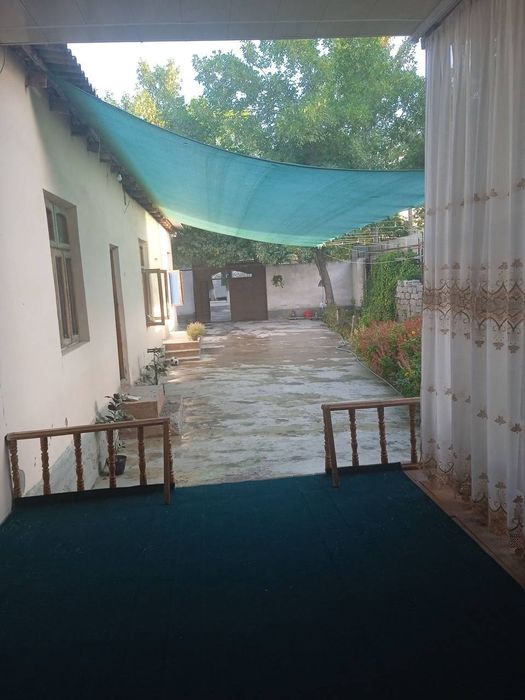 Uy sotiladi guliston shahar namuma mahlallasida 6 sotix xovlili uy