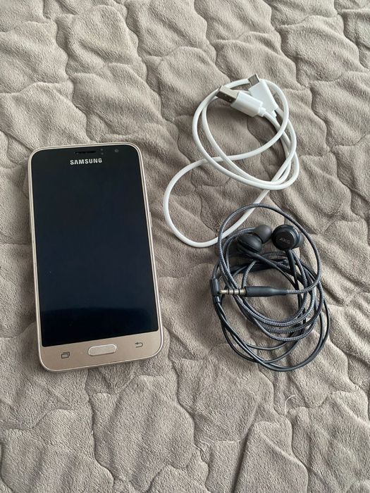 Продам телефон Samsung