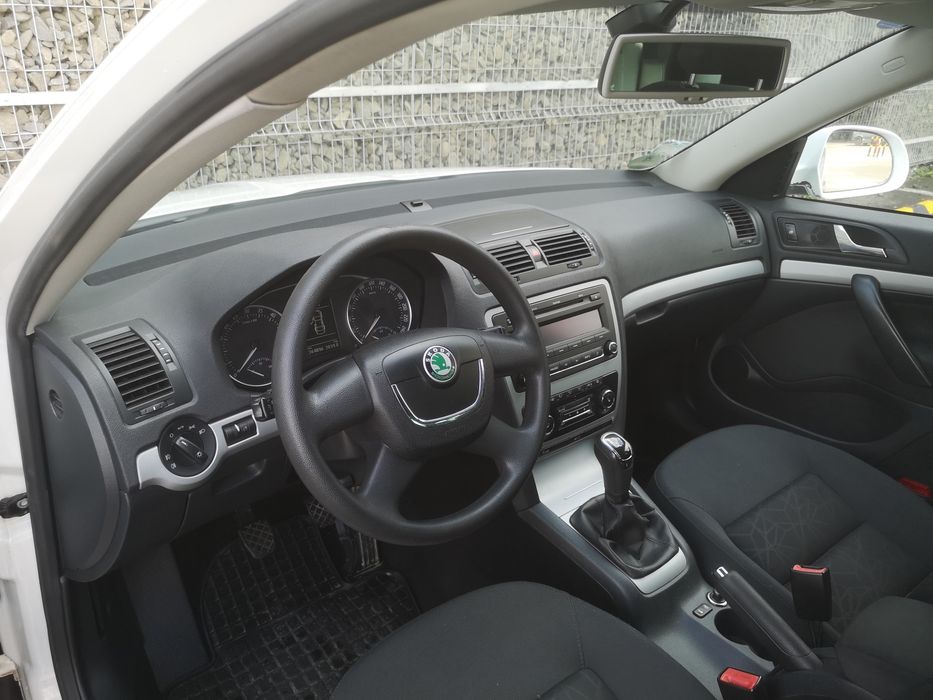 Far stanga xenon adaptiv skoda octavia 2 facelift 2009-2013