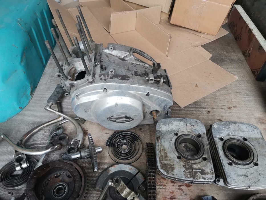 Мотозапчасти продам.