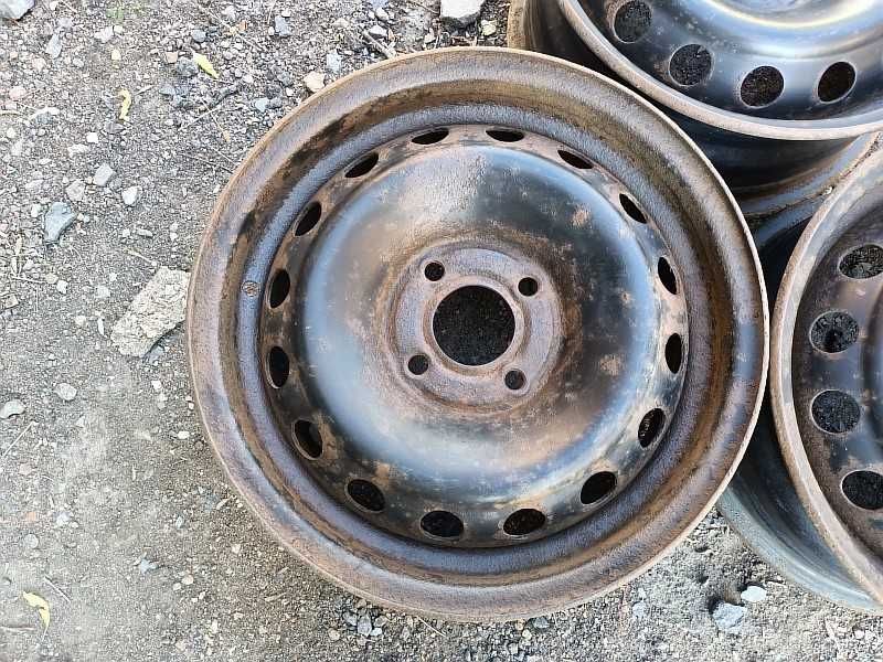 Продам оригинальные металлические диски на Renault.