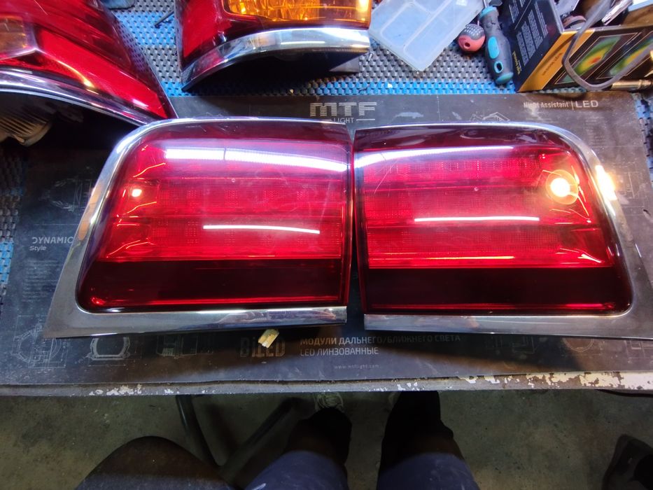 Задние фонари оригинал Lexus LX 470