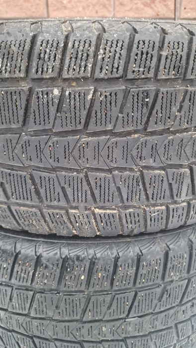 Продам зимние шины на ландкрузер 200,,50000 тенге комплект