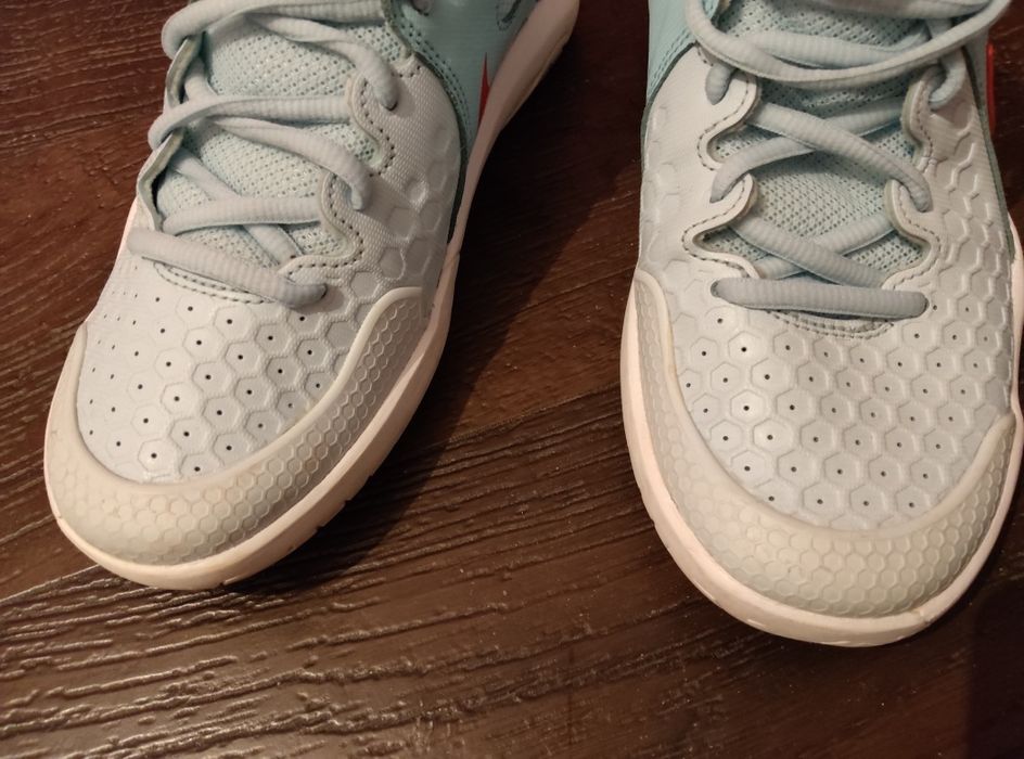 Оригинални маратонки Nike Air Zoom Resistance