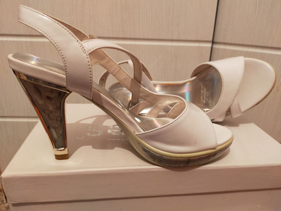 Продам летнюю обувь