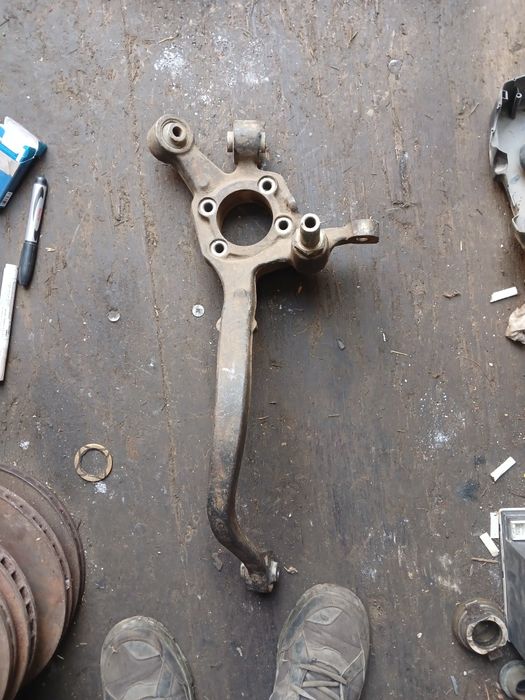 Цапфа Митсубиси Галант 1995г