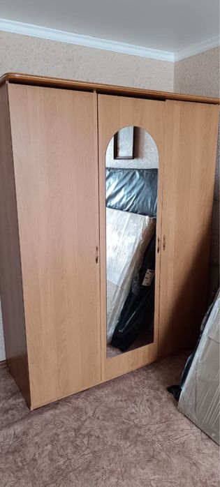 Шкаф плательный