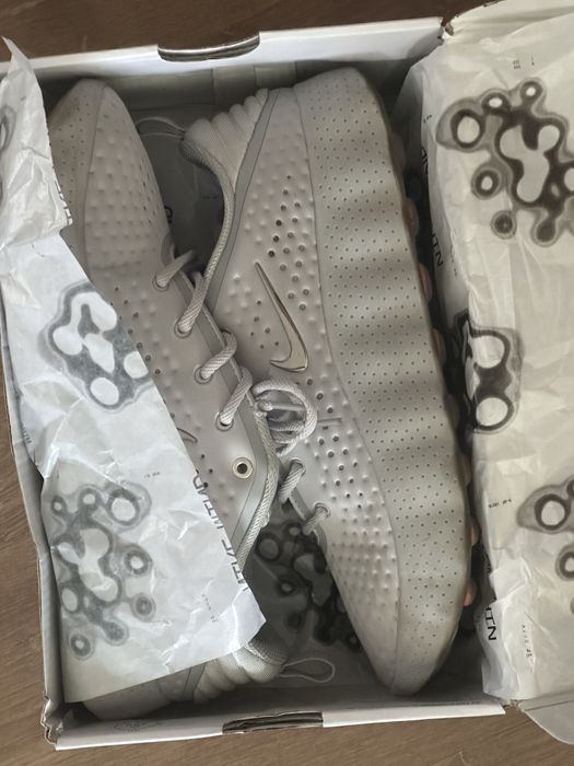 Продам ортопедические кроссовки Nike mind 002