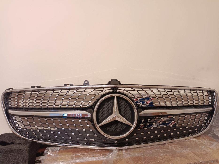 Решетка радиатора Мерседес w218 c218 cls