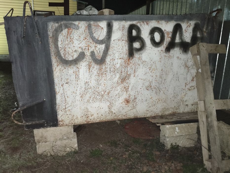 Металлическая емкость