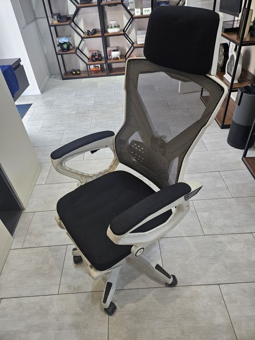 Kreslo setkali hi-tech