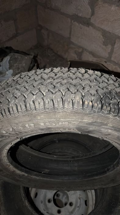 Шины ВЛИ-10 и диск от Нивы