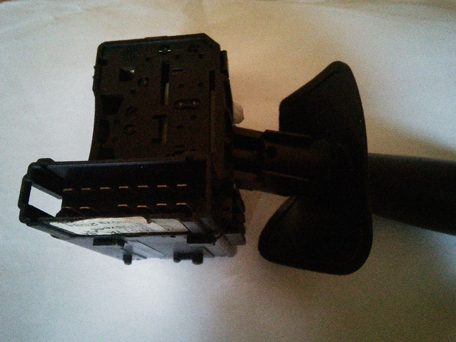 Превключвател за кормилната колона с стъкломиеща фун.ция,Dacia Sandero