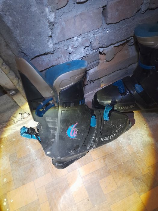 Ски с автомати, щеки и ски обувки