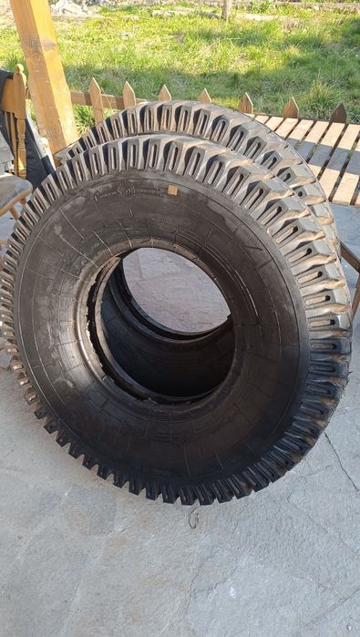 НОВИ Гуми 10.00 х 18  ( БДС 10227 - 72 ) 2 бр. за Газ 63 камион и др.