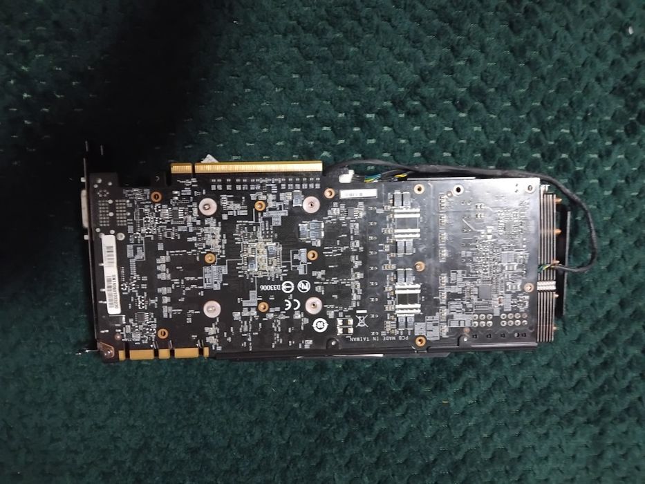 Placa video dedicata gtx 750 mare cu 3 ventilatoare