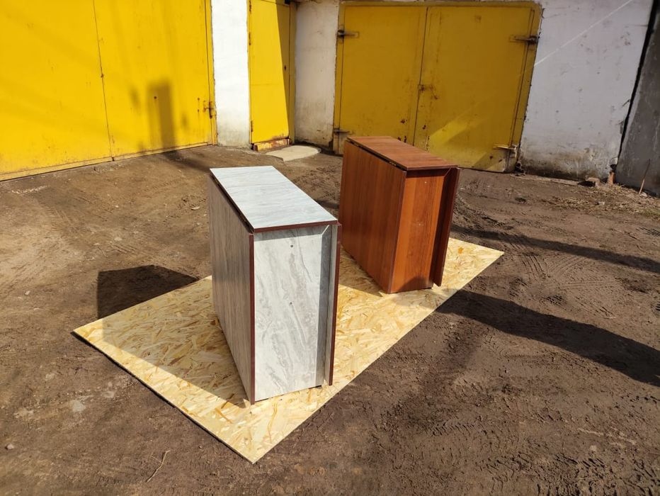 Продам стол книжка