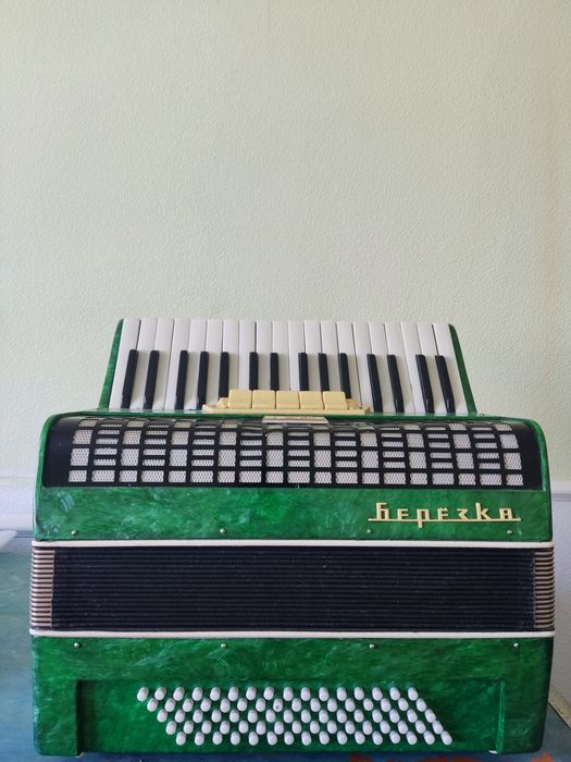 Аккордеон сатылады