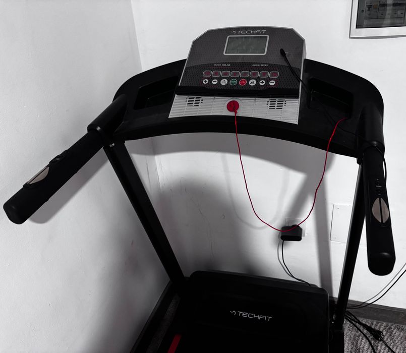 Banda de alergare electrica TECHFIT,Stare impecabila.Vând banda de alergare TECHFIT, model electric,  în stare perfectă de funcționare.