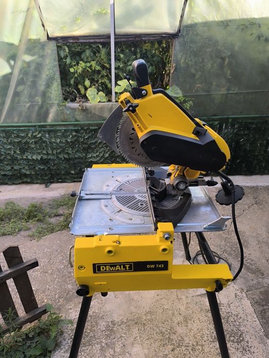 Комбиниран циркуляр и пендула DeWALT DW743 , 2000W
