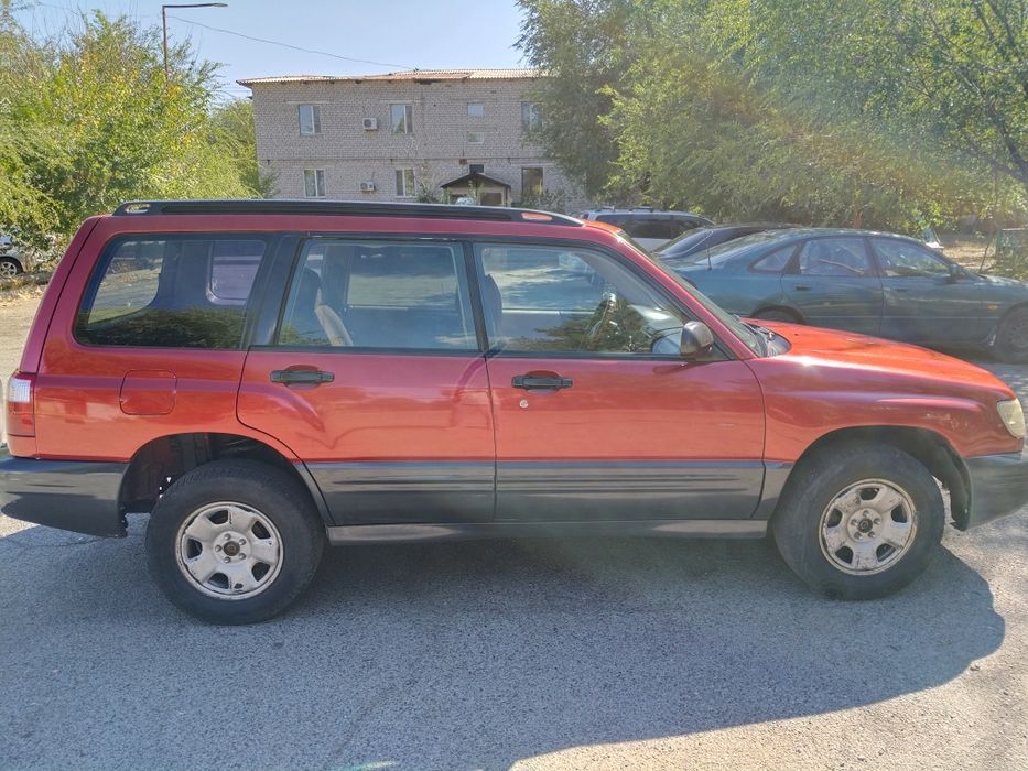 Subaru (forester) 2001  год