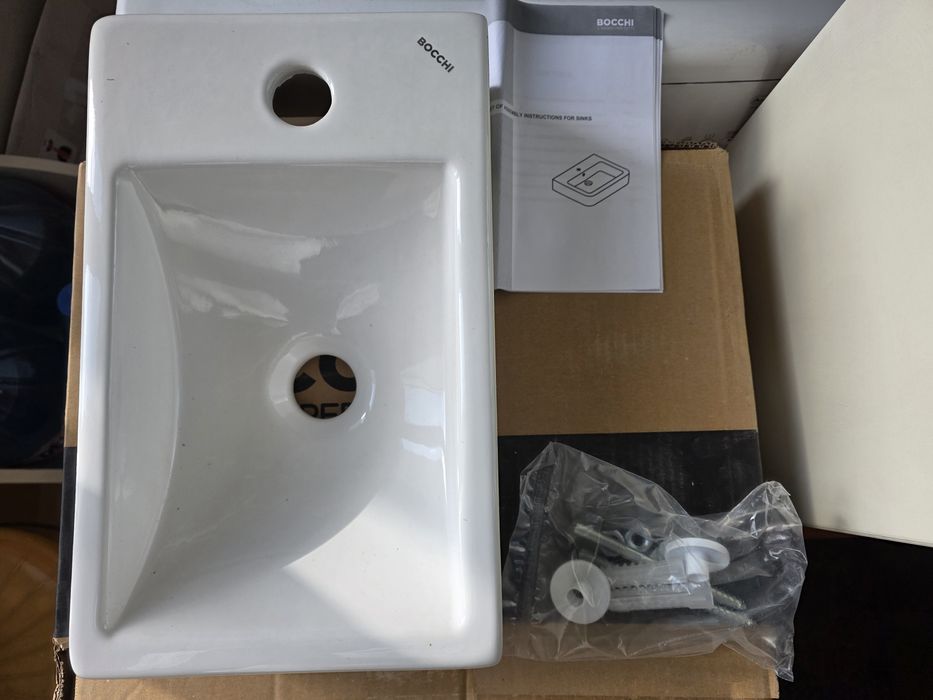 Bocchi Milano мивка  37х23 бял гланц #чисто нова17573