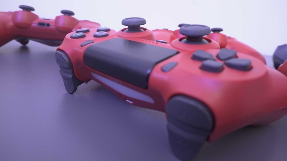 Цветни PlayStation 4 джойстици с TMR (магнитни) стикове / аналози