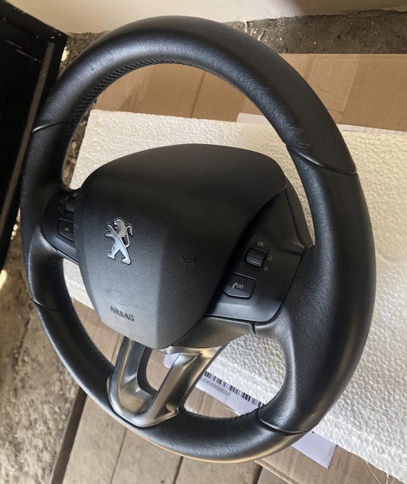 Волан Пежо 208 2013г, стелки пежо 308 2015г. други части предна броня