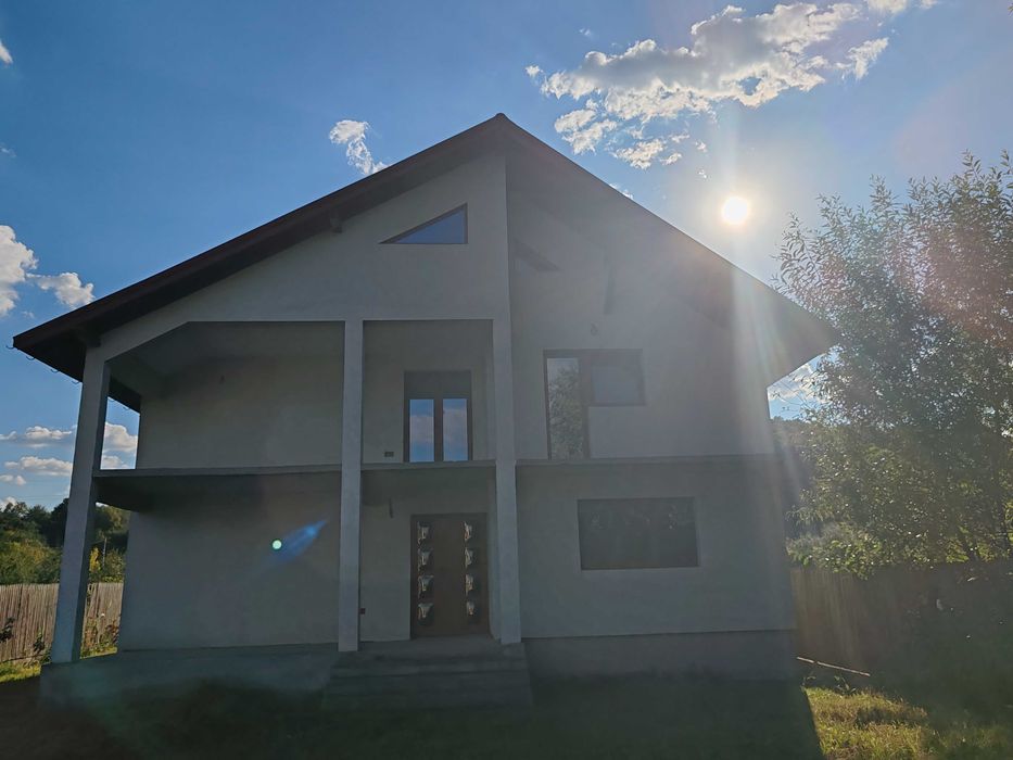 Casă de vânzare în Dobrogostea
