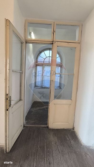 Apartament de vânzare în Palatul Berde, strada Horea