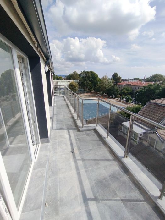 Продава се Тристаен апартамент в с. Аспарухово, Област Плевен - 105 кв.м за 1905 €/кв.м - Снимка #17