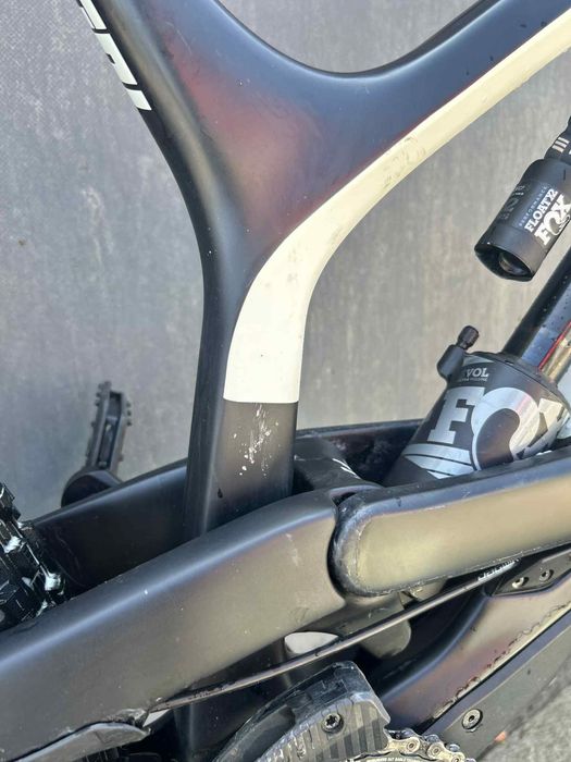 Bicicleta downhill: YT tues CF PRO RACE 27,5