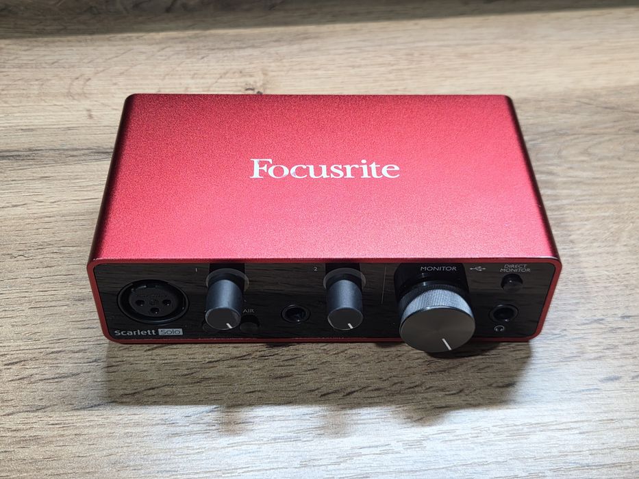 Звуковая карта Focusrite solo 3rd gen