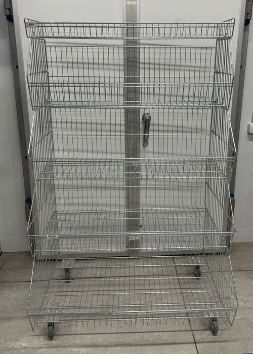 Сетка-стелаж на колесиках