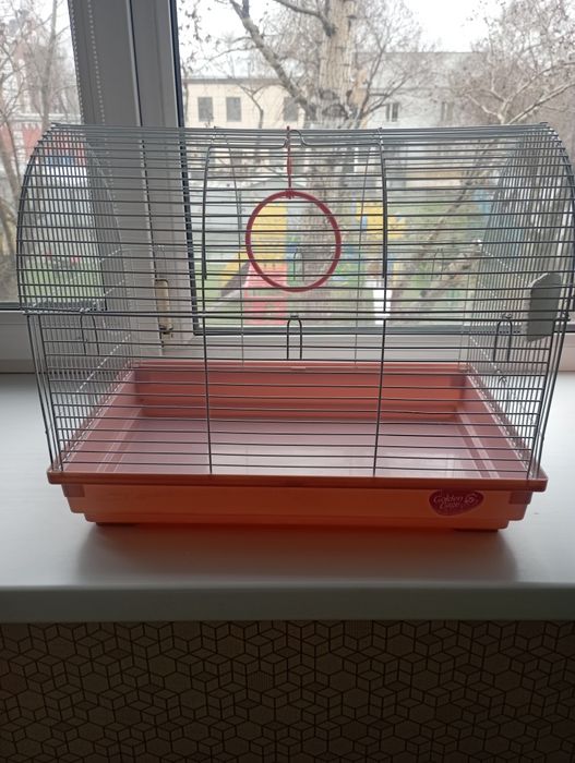 Продам клетку большую.