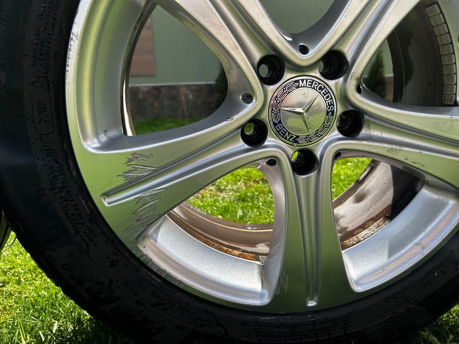 Michelin 225-55 R17 13/24г. Карани са около 5000 км. сезон лято !