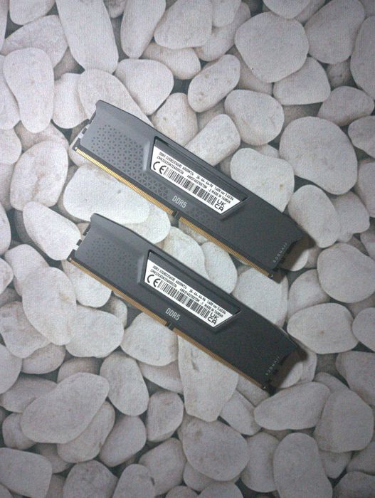 32gb RAM DDR5 6000mhz CL36 Corsair VENGEANCE