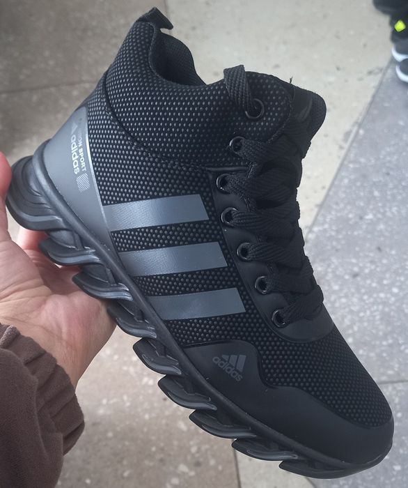 Продам новую обувь