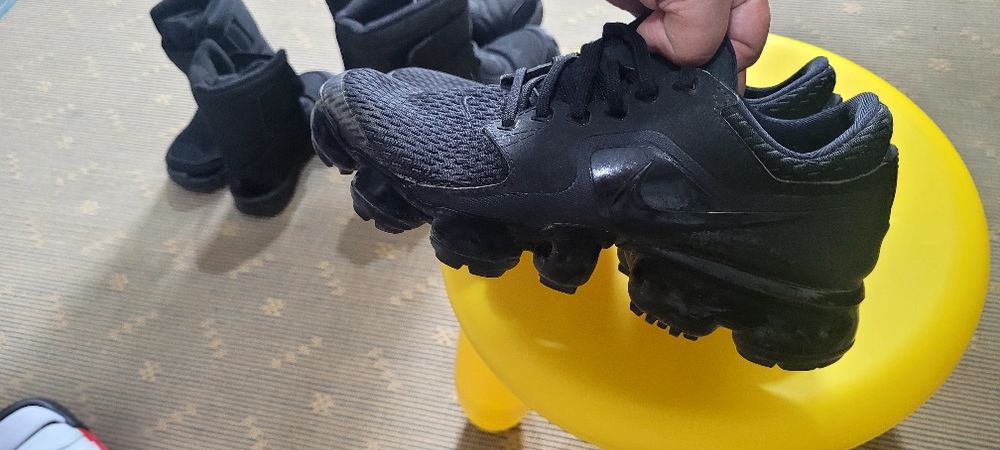 Nike mar 35.5 unisex