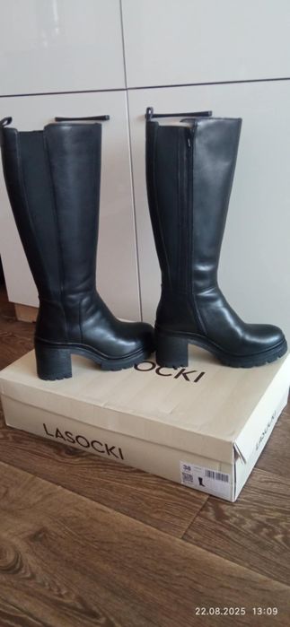 Ботуши черни Lasocki 38 размер